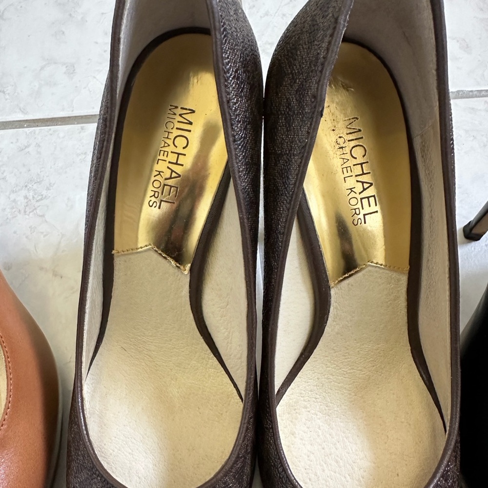 Michael Kors Textured Chocolate Heels - Picture 6 of 6